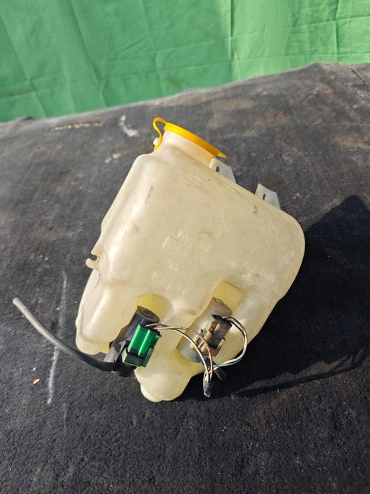 Бачек омывателя с моторчиком и без.