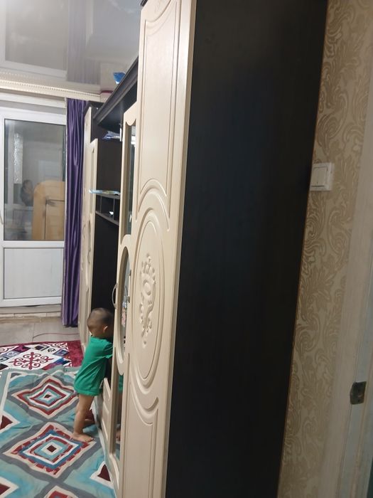 Стенка в гостинице