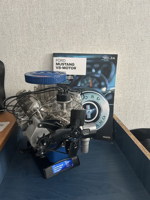 конструктор двигатель 1:4 Ford Mustang