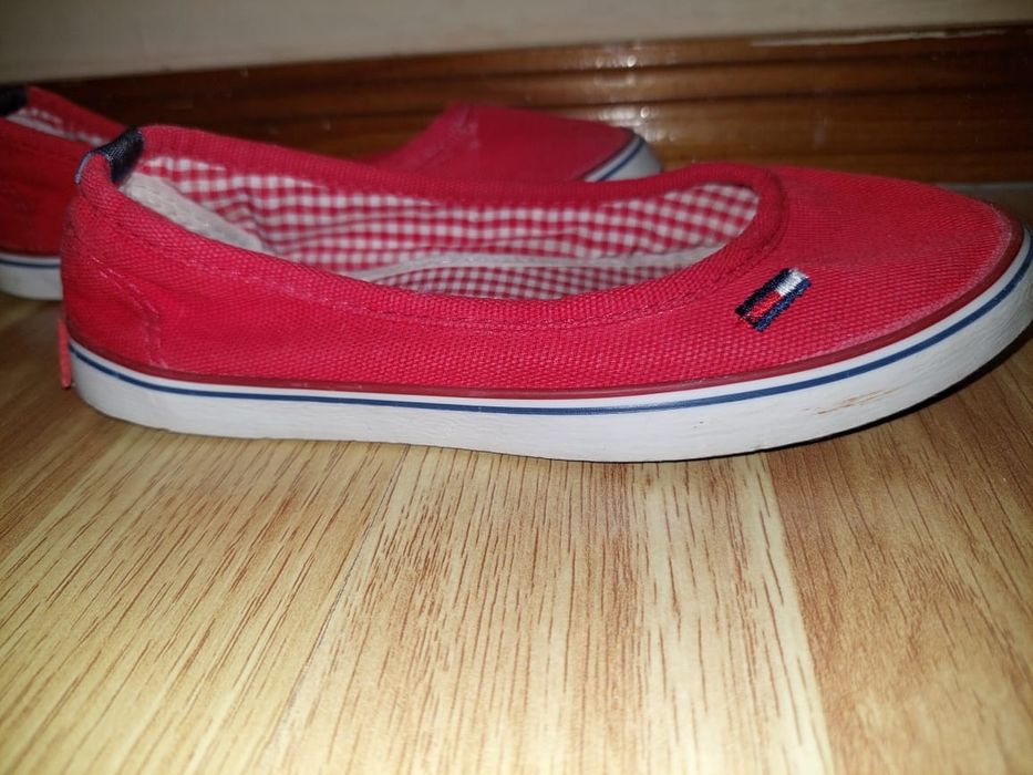 Кроссовки разные размеры