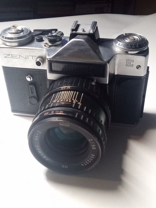 Фотоапарат Зенит Е