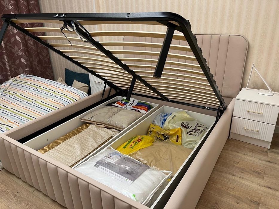 Кровать двуспальная 160х200