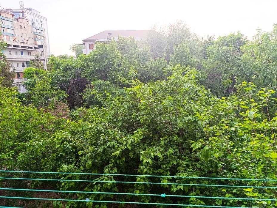 Продается 4-комнатная квартира на Ц6, метро Минор, центр.