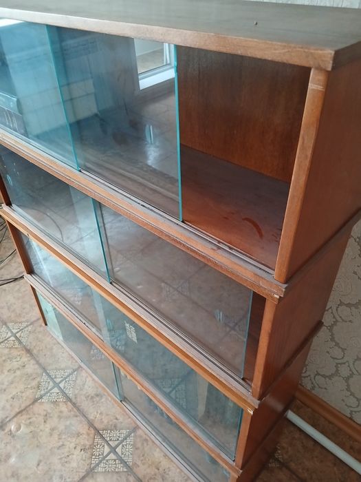 1 сервант и полки качество