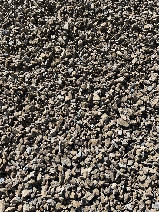 Livrez la comanda nisip, balast, sort, piatra concasata, refuz de ciur