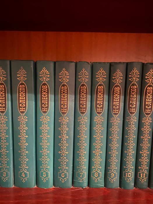 Продаются книги. Старые тома