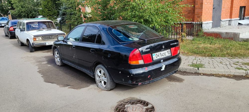 Mitsubishi Carisma