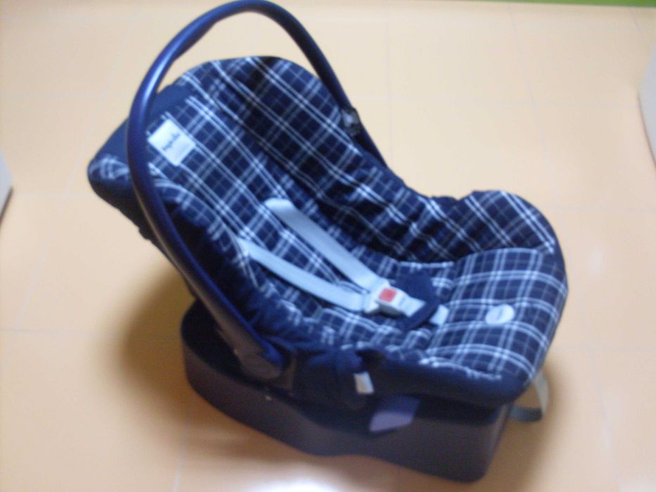 Бебешки стол за автомобил- "чист".
