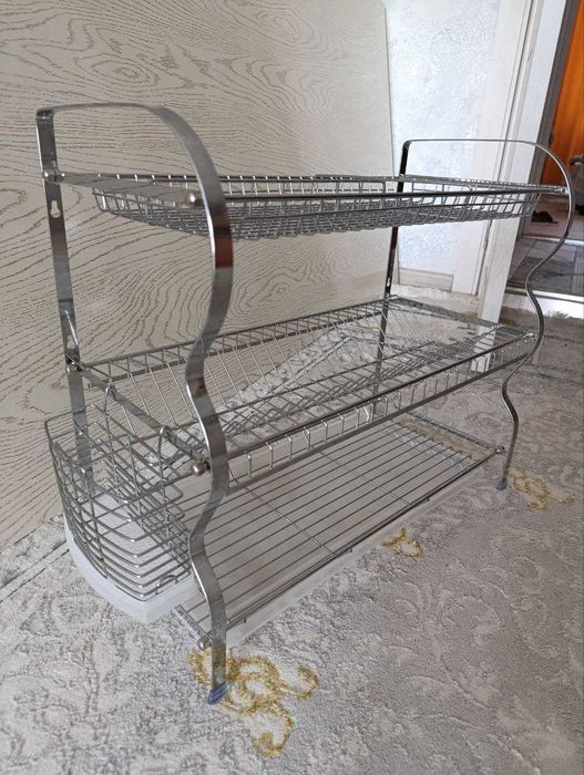 Продаю добротную сушилку для посуды Sakura, б/у