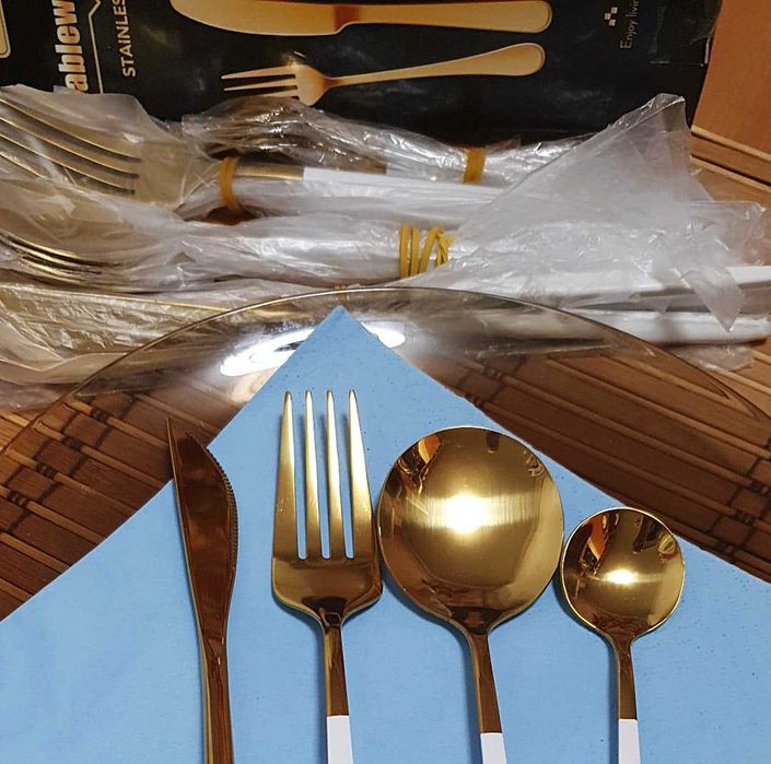 Set tacamuri Auri cu alb- 6 persoane