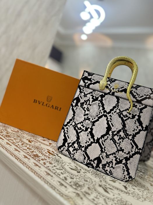 Ayyollar sumkasi BVLGARI
