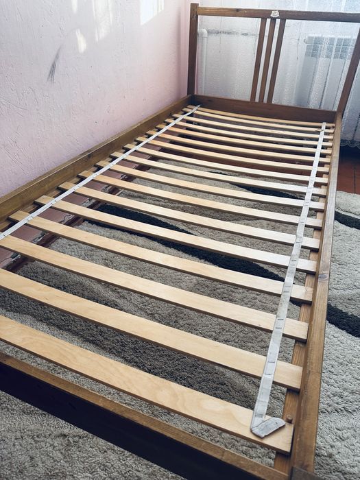 Продам кровать 90-200