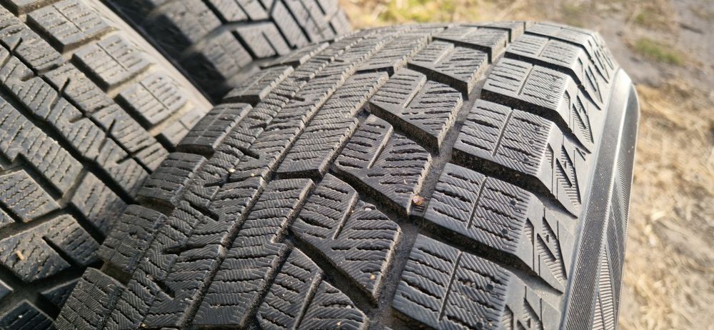 Шины зимние,  липучка