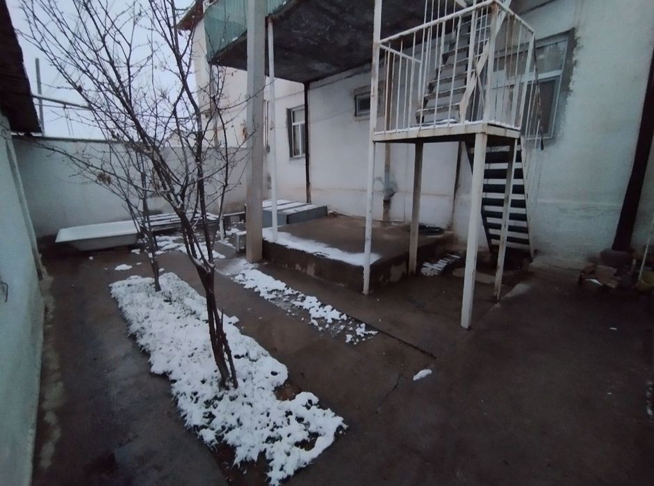 Qarshidan 3 xona uy naxtga