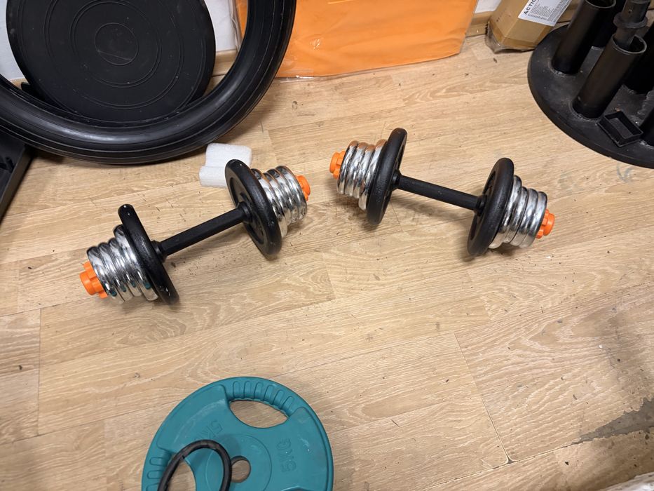 Set gantere reglabile noi 20 kg, 10 kg+10 kg=20 kg. Pret 300 lei