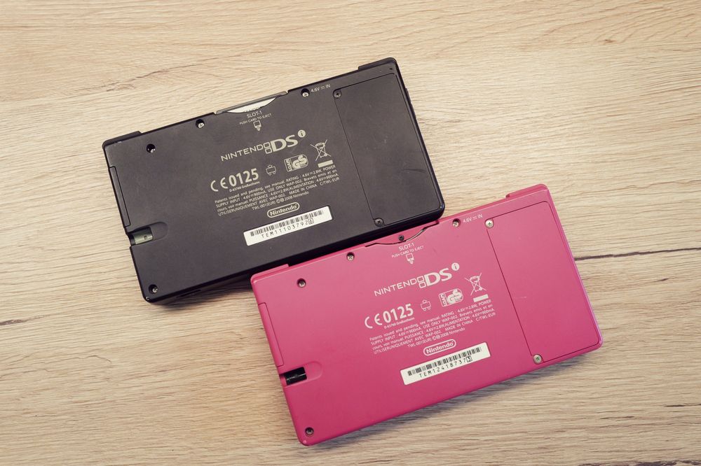 Consola Nintendo DS i Black portabila stare perfecta estetica