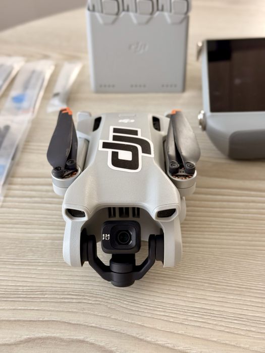 Vand Drona DJI Mini 3 Varianta Full Combo