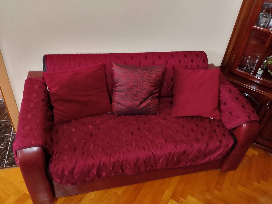 3 дивана използвани но запазени, почти без забележки.