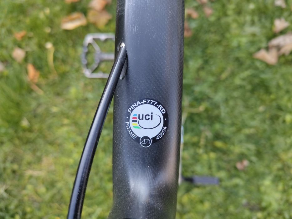 Шосеен велосипед Pinarello Dogma Carbon +  подарък калъф