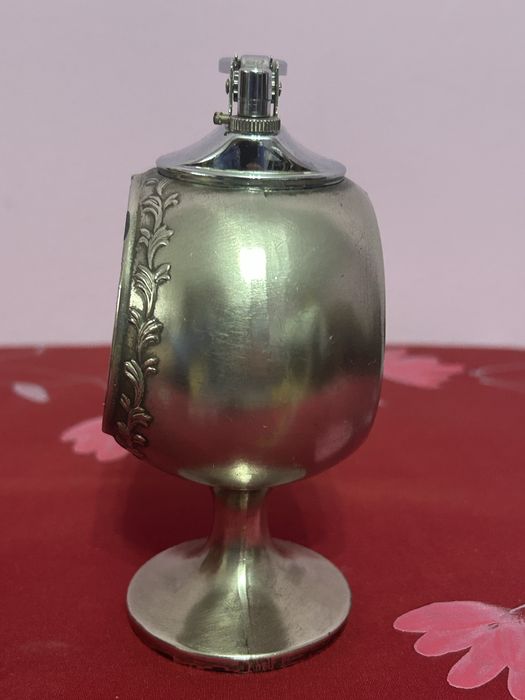 Brichetă de masă vintage pe gaz