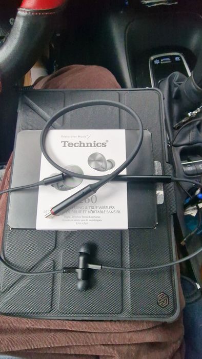 Casti wireless  tehnice az60 și huawei freelace