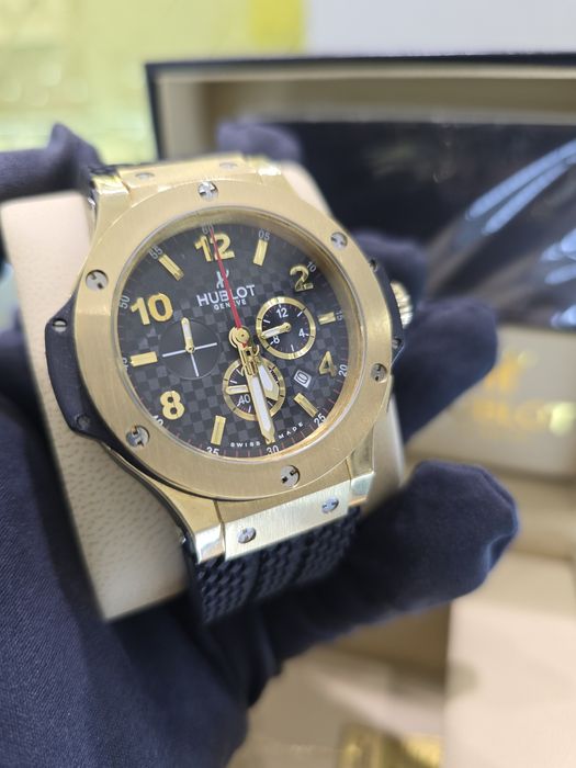 Продам золотые часы Хублот для спортивных и брутальных мужчин.