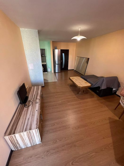 Дава се под наем Тристаен апартамент в Бургас, Меден рудник - зона А - 120 кв.м за 357 € - Снимка #2