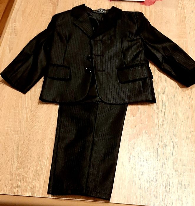 Лукзозно костюмче от4частиза кръщене или друг повод за момче-1годинка