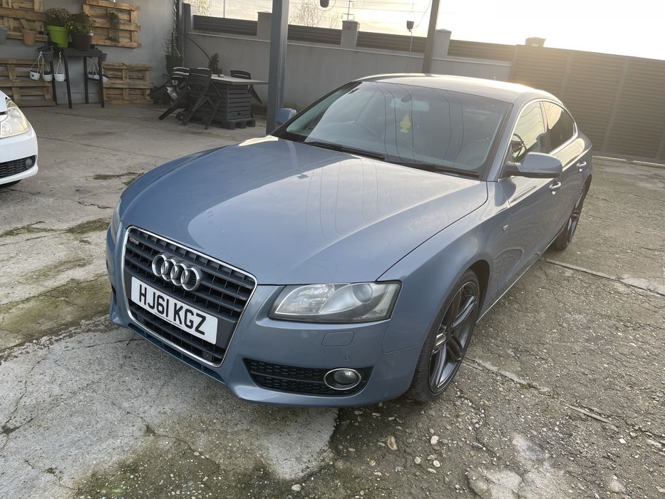 Bara fata cu spalatoare Audi A5