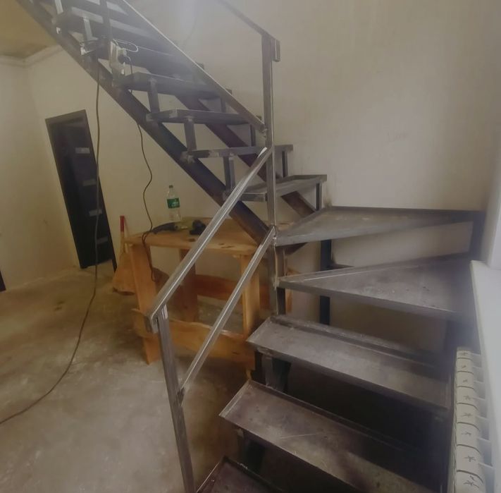 Лестница металло каркас