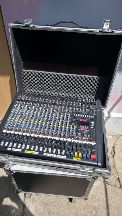 Vând  QSC pl340( dynacord cms/d12)