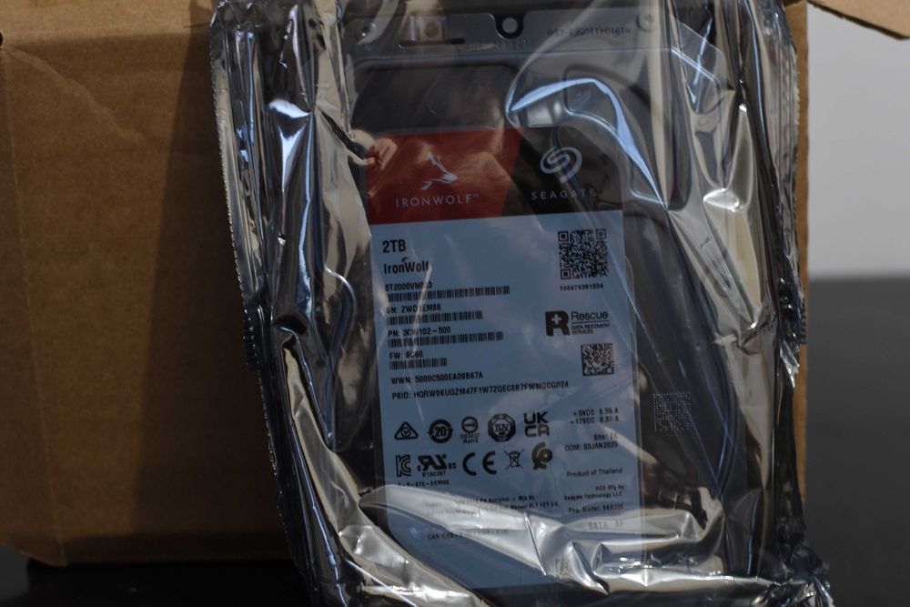 Vand Hard disk Seagate IronWolf 2TB Sigilat