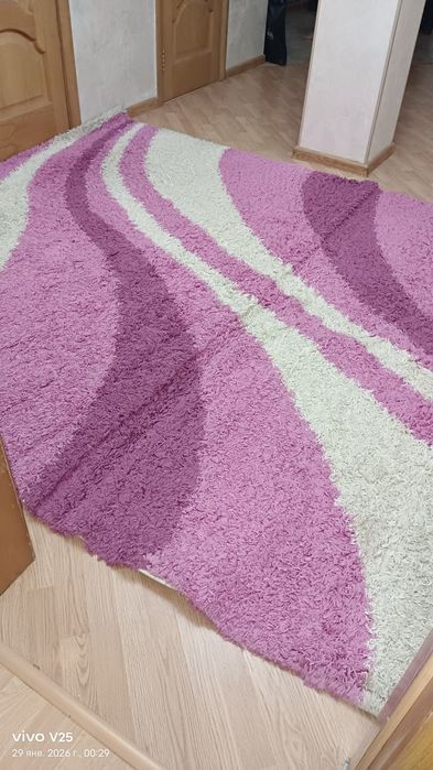 Ковер ворсистый.