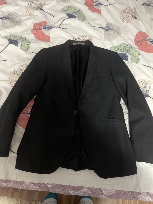 Мужской,молодежный пиджак,классического кроя,ткань качественная