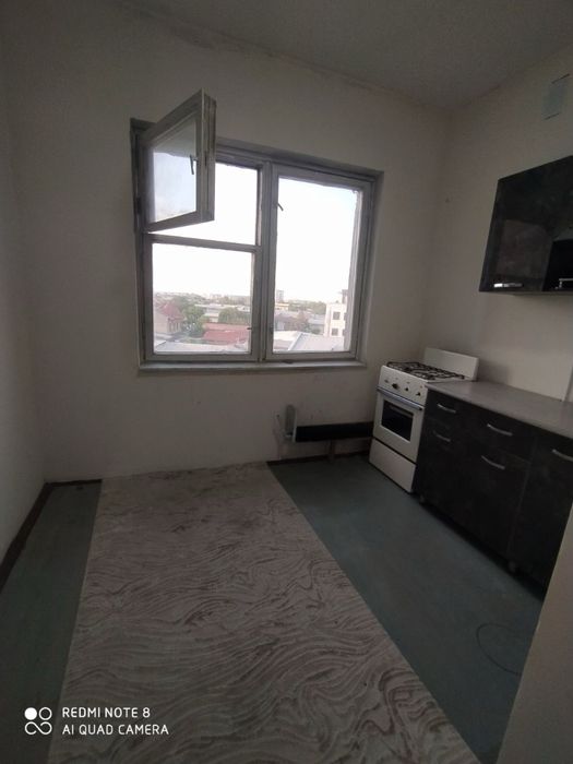 1 xonali kvartira sotiladi