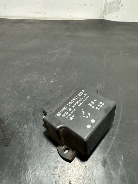 Releu bujii incandescente Volkswagen Vw LT 2.5 TDI 2D0911253A