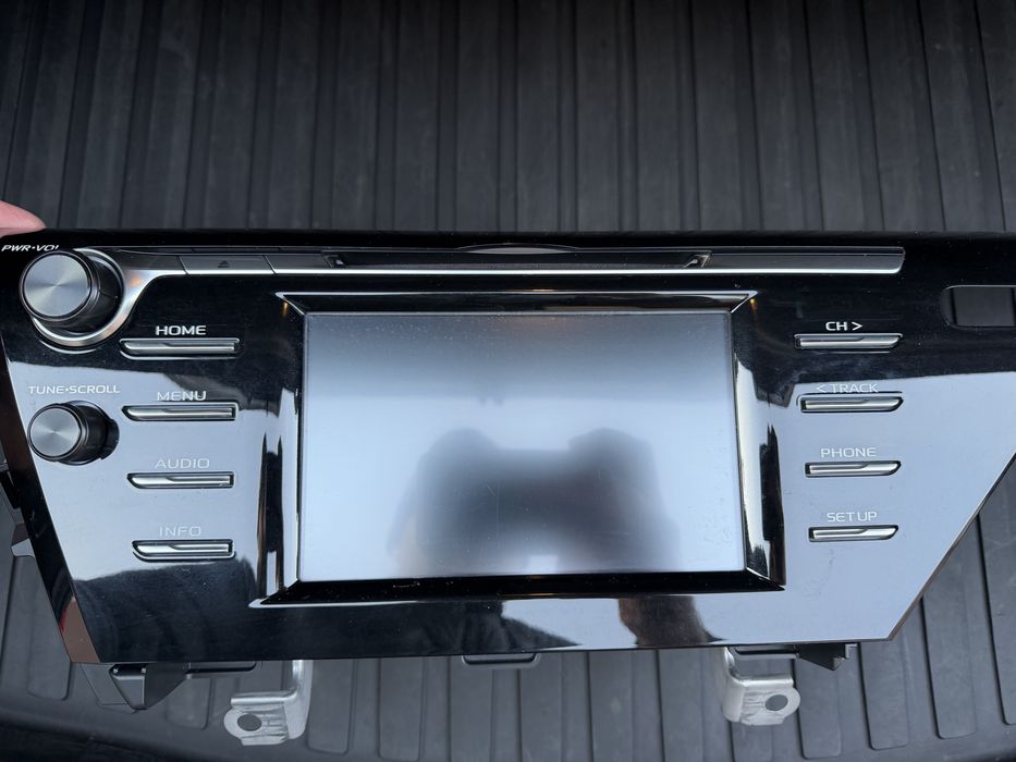 Продам магнитолу  тойота камри70