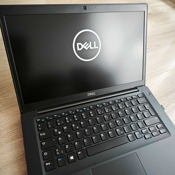 Лаптоп Dell Latitude 7490 – i5 / 16 GB RAM / 256 GB SSD / Touch