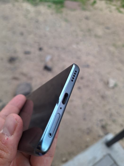 Продам Honor x9b на 8/256 Гб.