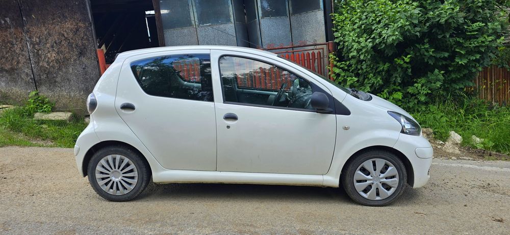 TOYOTA Aygo 2011 — imagine 9