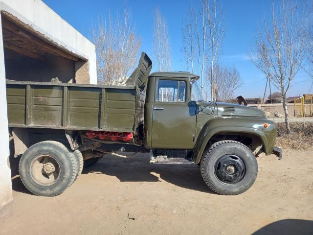 Zil sotiladi srochniy