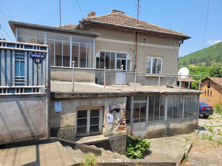 Продавам къща в село Реселец обл. Плевен