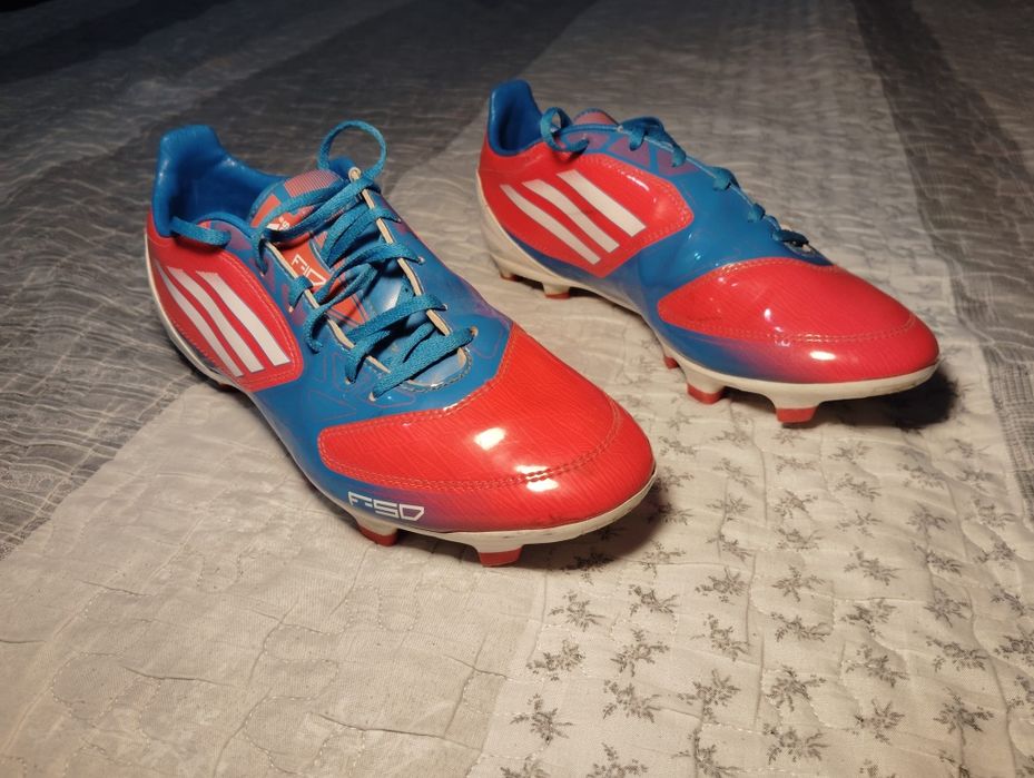 Vând ghete de fotbal F50