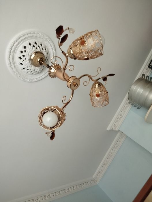 Продам люстры потолочные