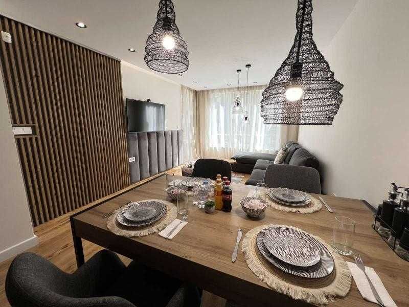 Дава се под наем Тристаен апартамент в Бургас, Център - 100 кв.м за 1275 € - Снимка #7