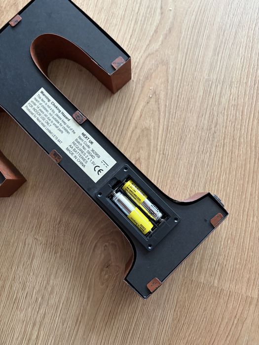 Litera luminoasa T - Next Uk