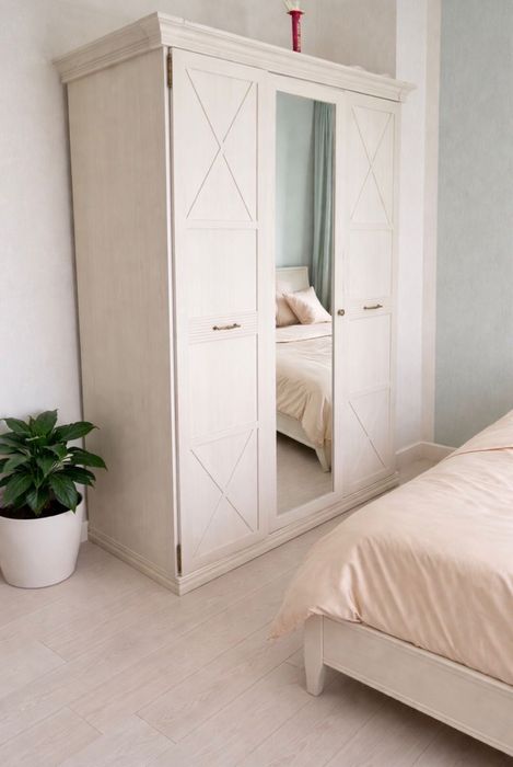 Прадам спальную мебель