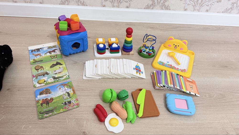 Продам развивающие игрушки.