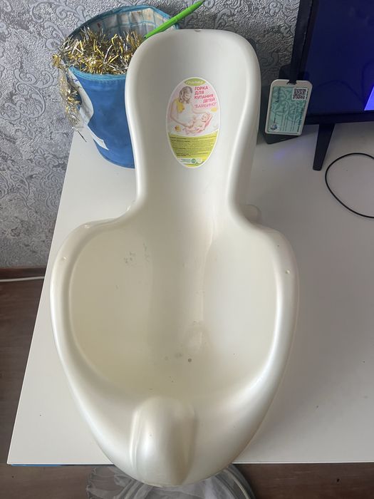 Продам Ванночку и Горку для купания младенцев