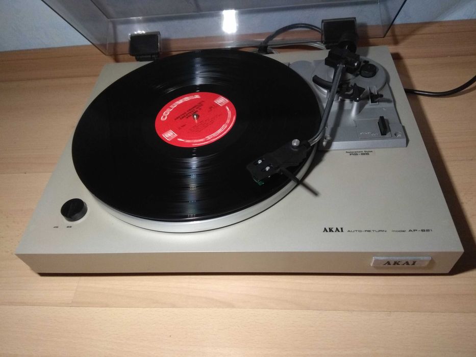 Колекционерски грамофон Akai AP-B21